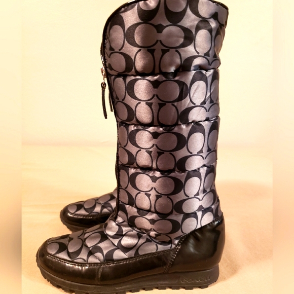 STYLISH AUTHENTIC COACH RAIN BOOTS - Picture 4 of 11